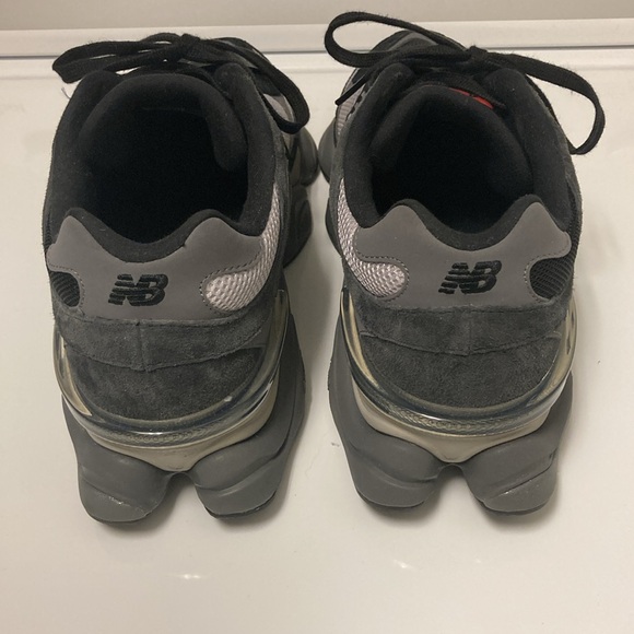 Black and Gray 9060 Sneakers - Picture 5 of 9